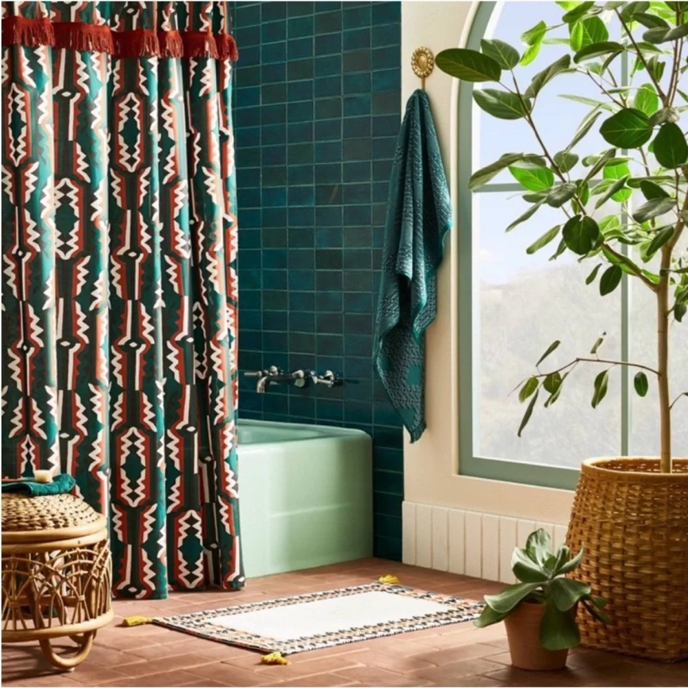 NWOT Opalhouse designed with Jungalow Profil Shower Curtain - Green Geometric